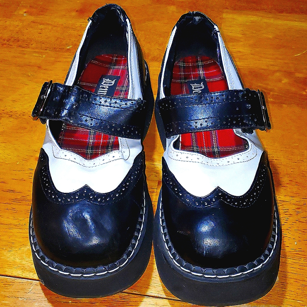 Demonia 11/12/? mary jane creeper platform retro